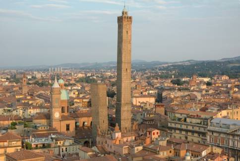 Convention_Bologna_TwoTowers